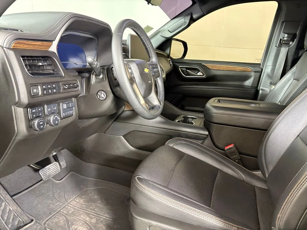 Used 2024 Black Chevrolet High Country image 27