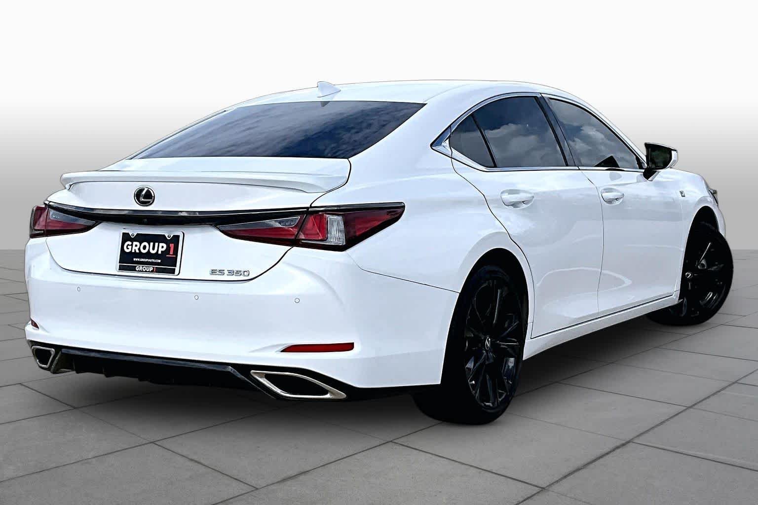 Used 2024 Ultra White Lexus F SPORT Handling image 13