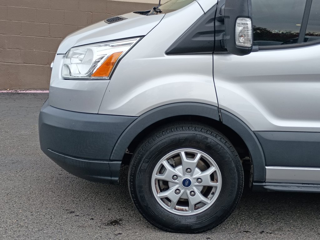 Used 2015 Ingot Silver Ford XLT image 10
