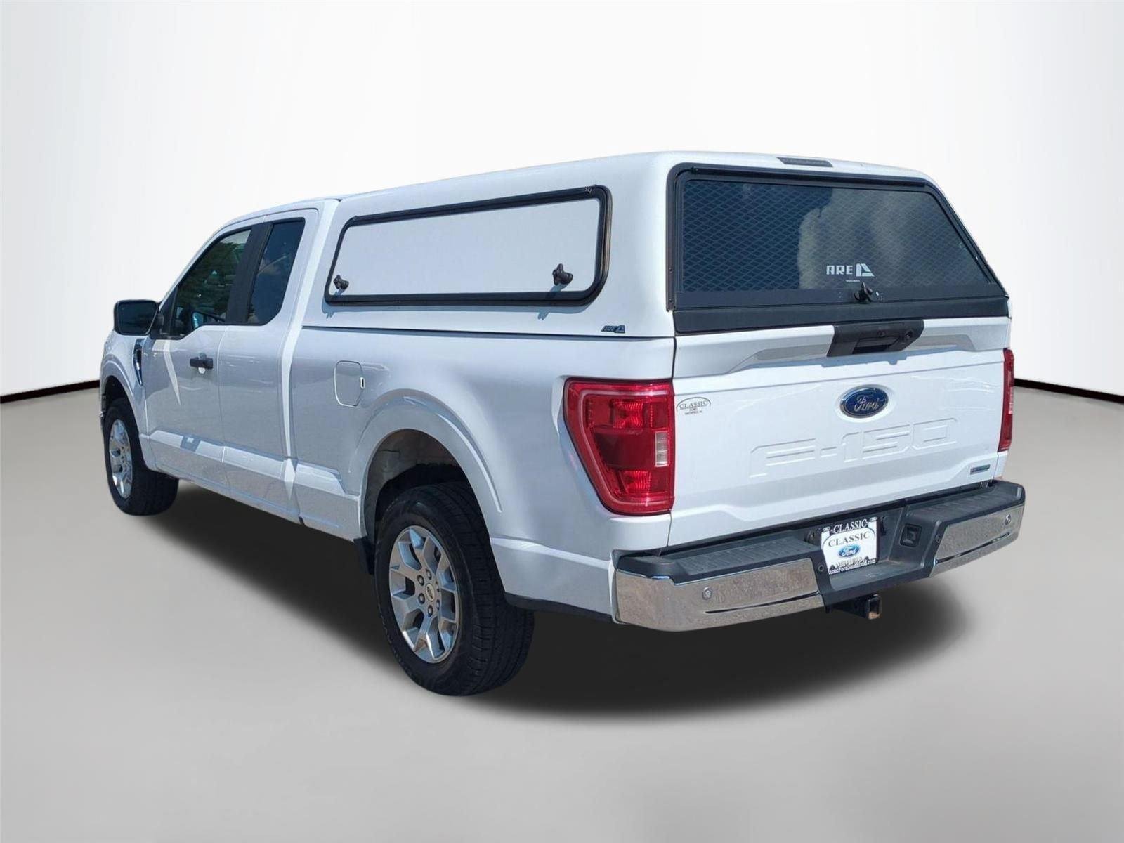 Used 2022 Oxford White Ford XLT image 3