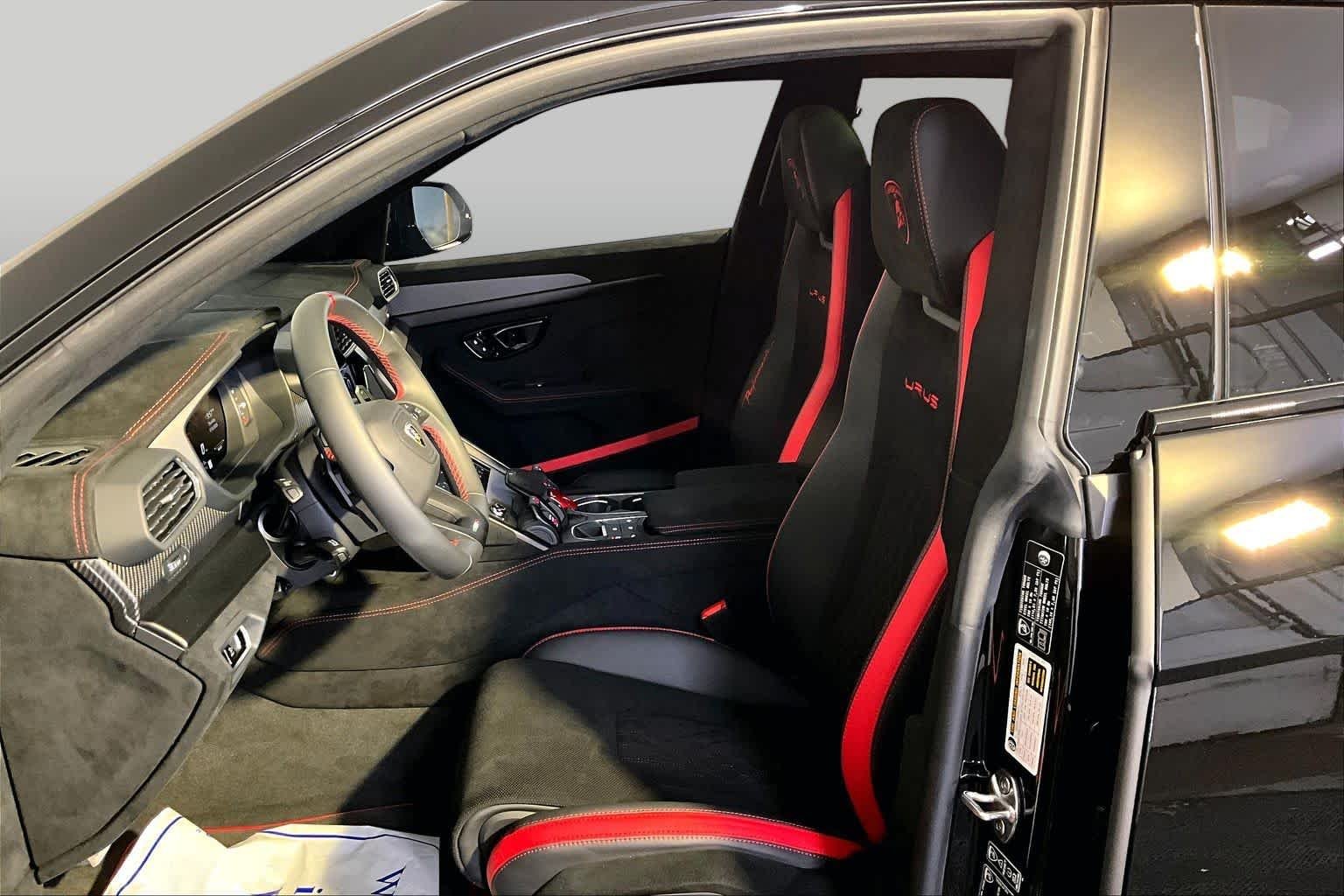 Used 2024 Nero Helene Metallic Lamborghini Performante image 9