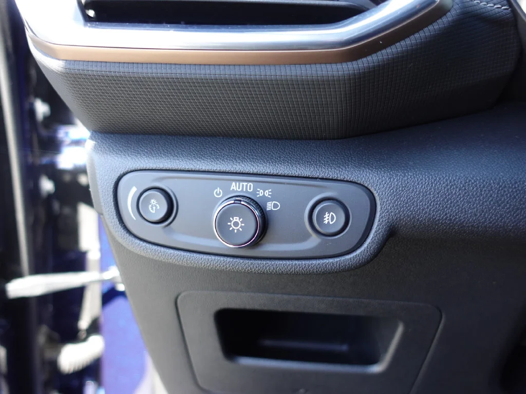 Used 2022 Blue Glow Metallic Chevrolet ACTIV image 16