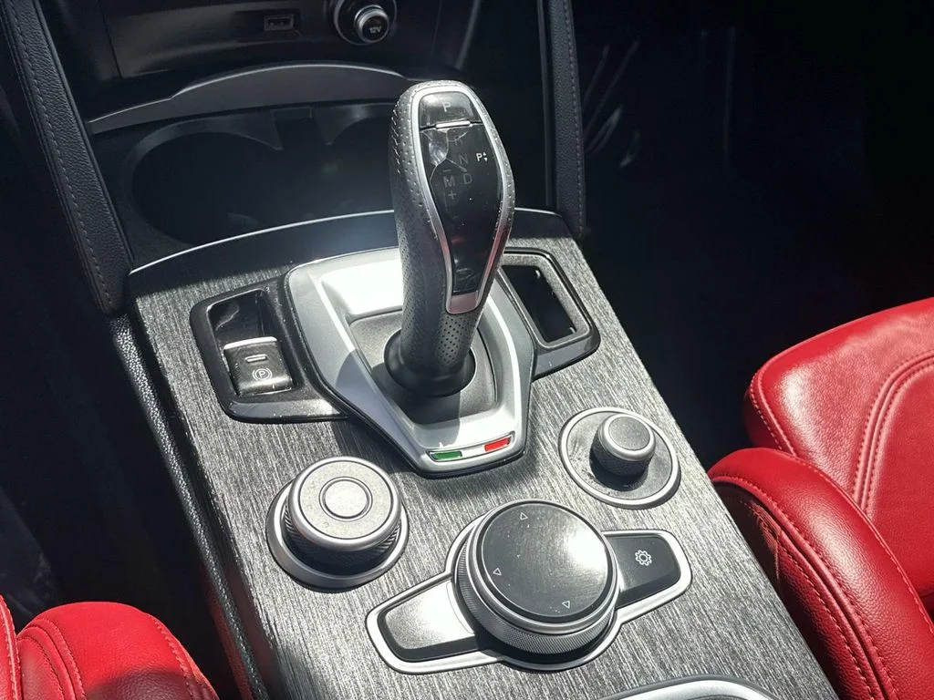 Used 2023 Gray Metallic Alfa Romeo Sprint image 25