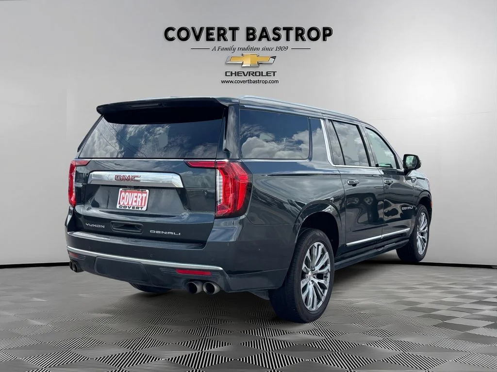 Used 2022 Green GMC Denali image 5