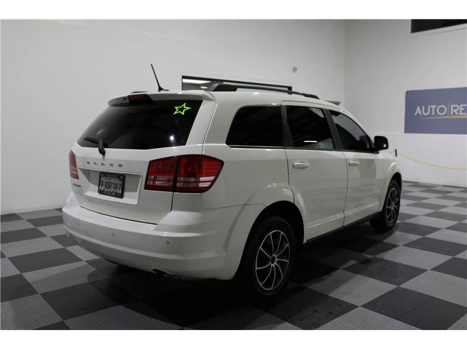 Used 2018 Vice White Dodge SE image 4