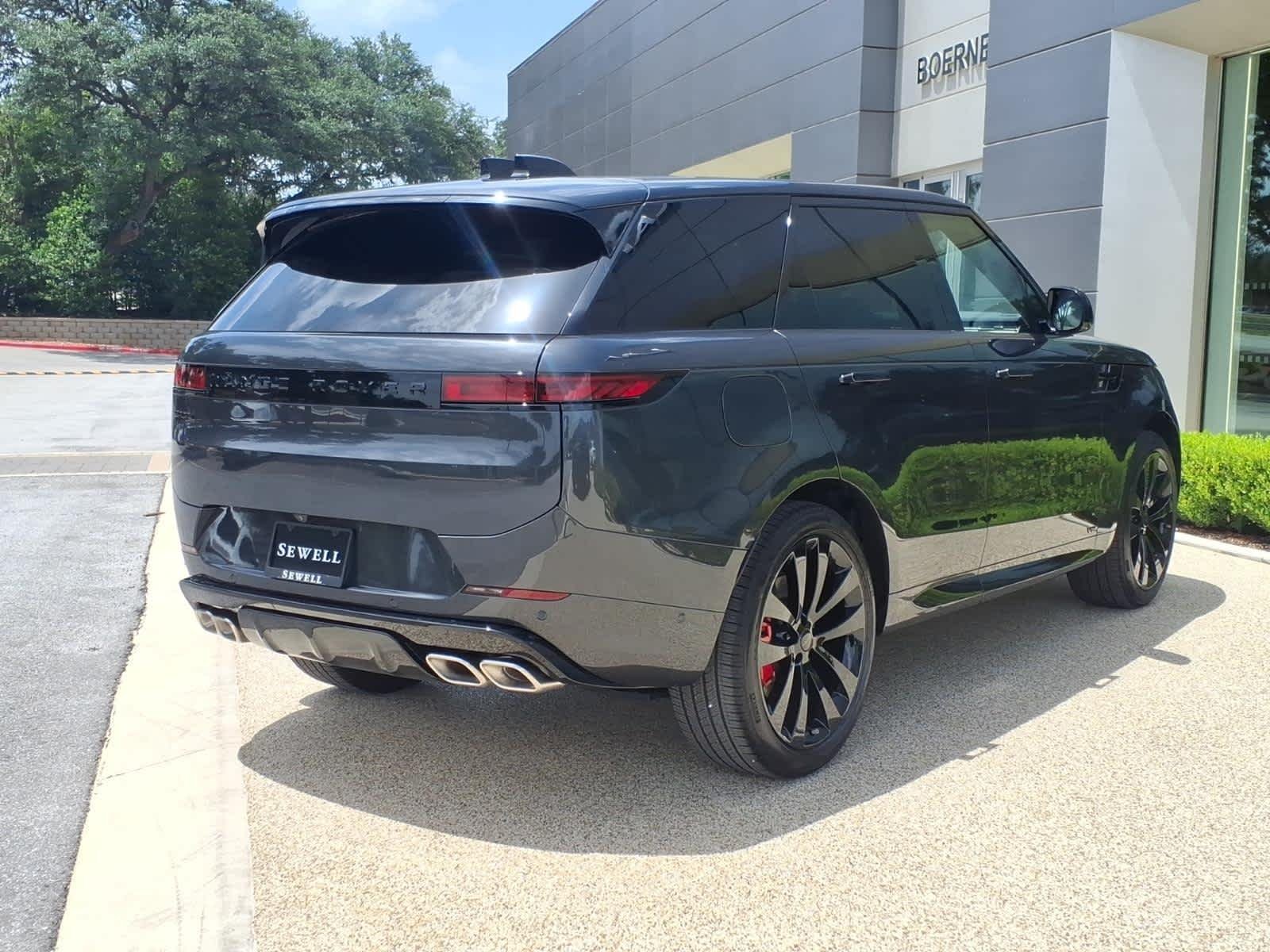 New 2026 Carpathian Grey LAND ROVER Dynamic SE image 3
