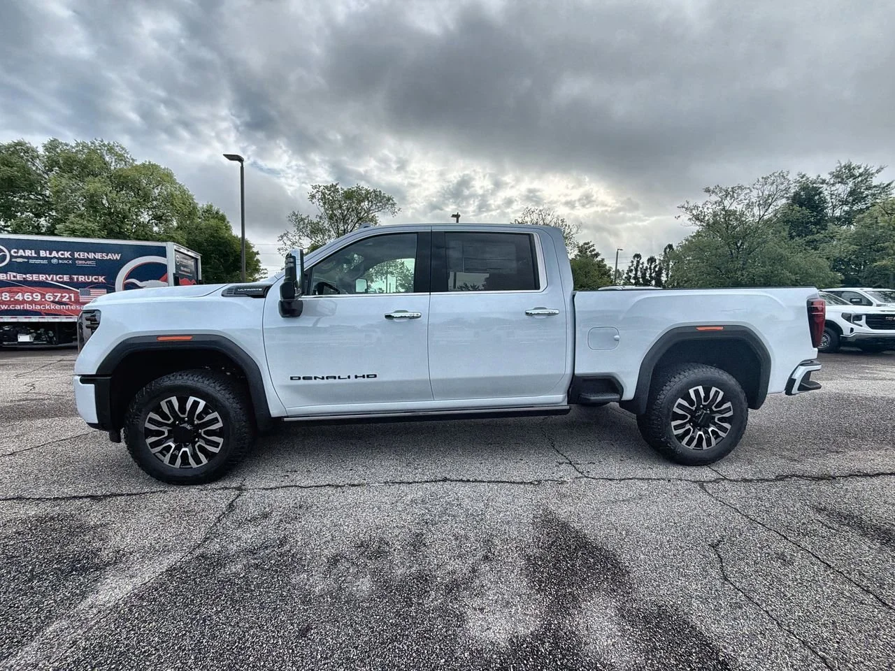 New 2026 Glacier White Tricoat GMC Denali Ultimate image 5