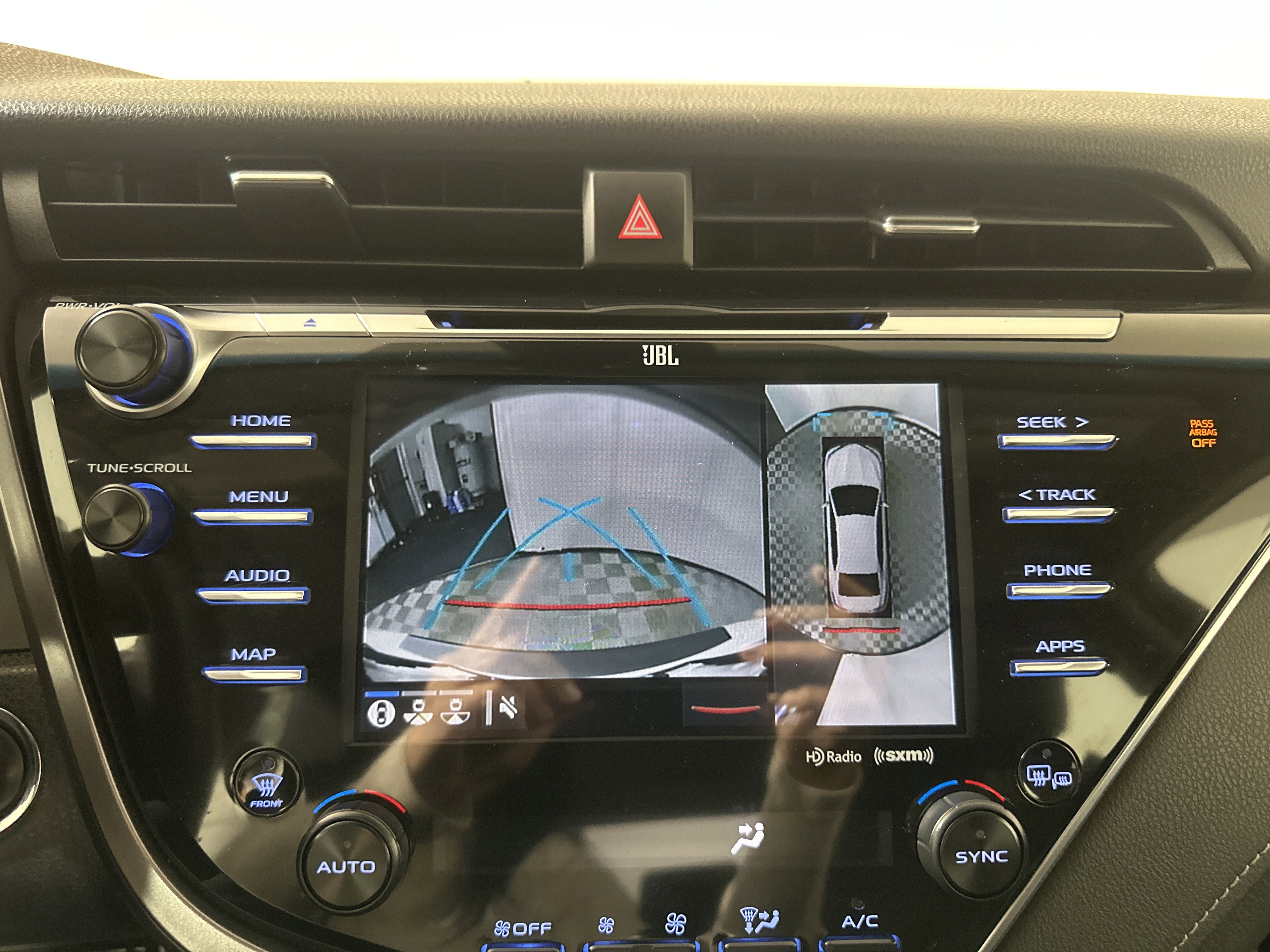 Used 2018  Toyota  image 19