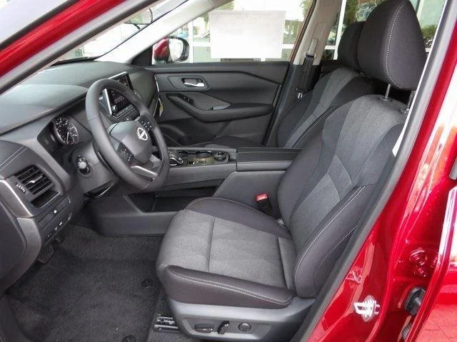 2026 Nissan Rogue SV - Photo 14