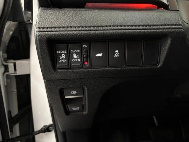 Used 2025 White Honda Sport-L image 28