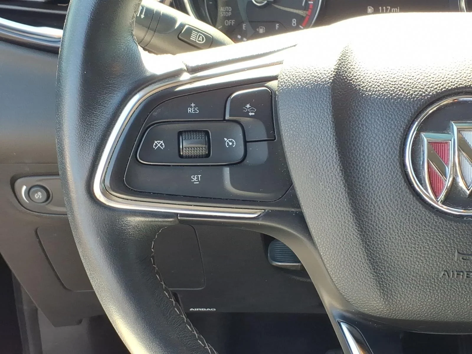 Used 2022 Ebony Twilight Metallic Buick Select image 17
