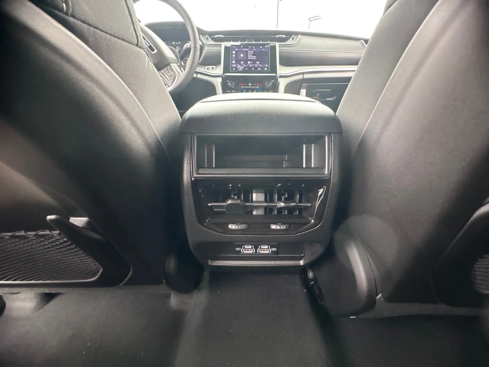 New 2026 Bright White Clear-Coat Exterior Paint Jeep Laredo image 13