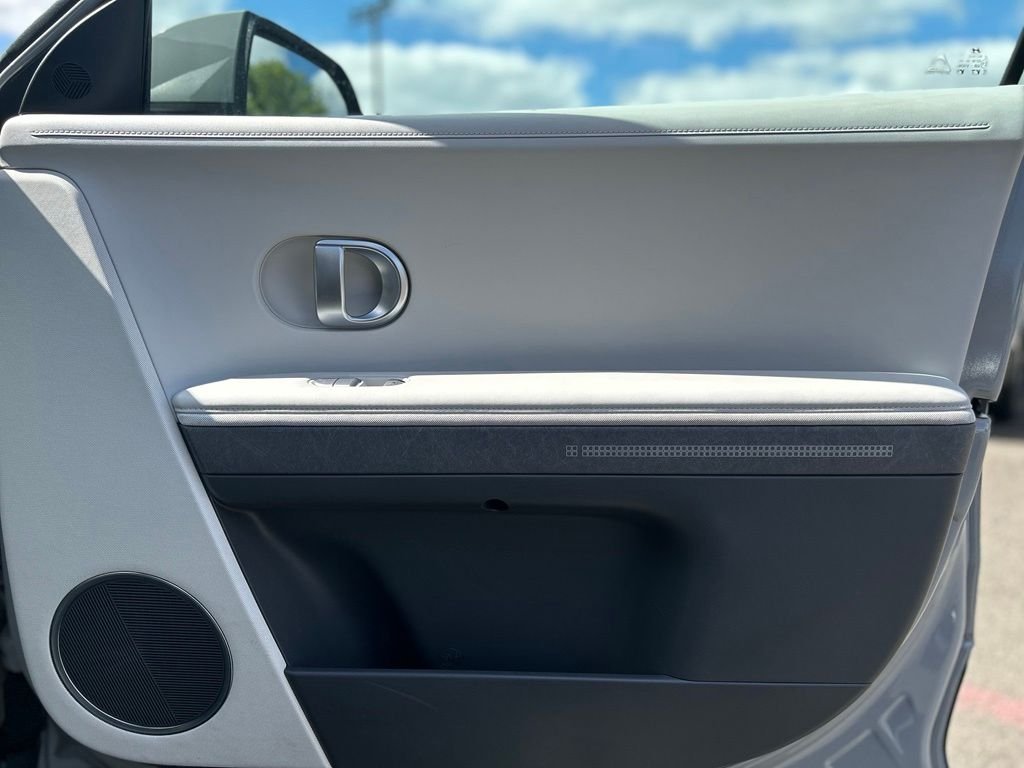 Used 2023 Gray Hyundai SEL image 19
