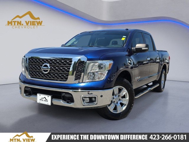 Pre-Owned 2017 Nissan Titan SV 4WD 4D Crew Cab