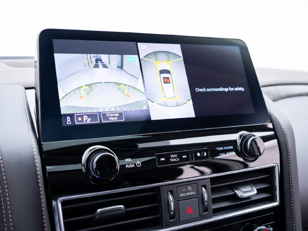 Used 2023 Black Nissan Platinum image 26