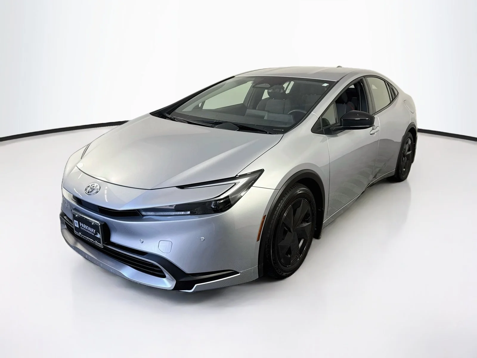 Used 2023 Silver Toyota SE image 3