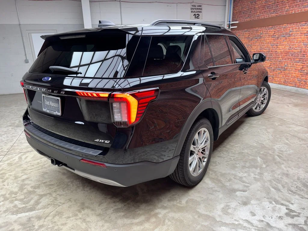 New 2026 Agate Black Metallic Ford Active image 5