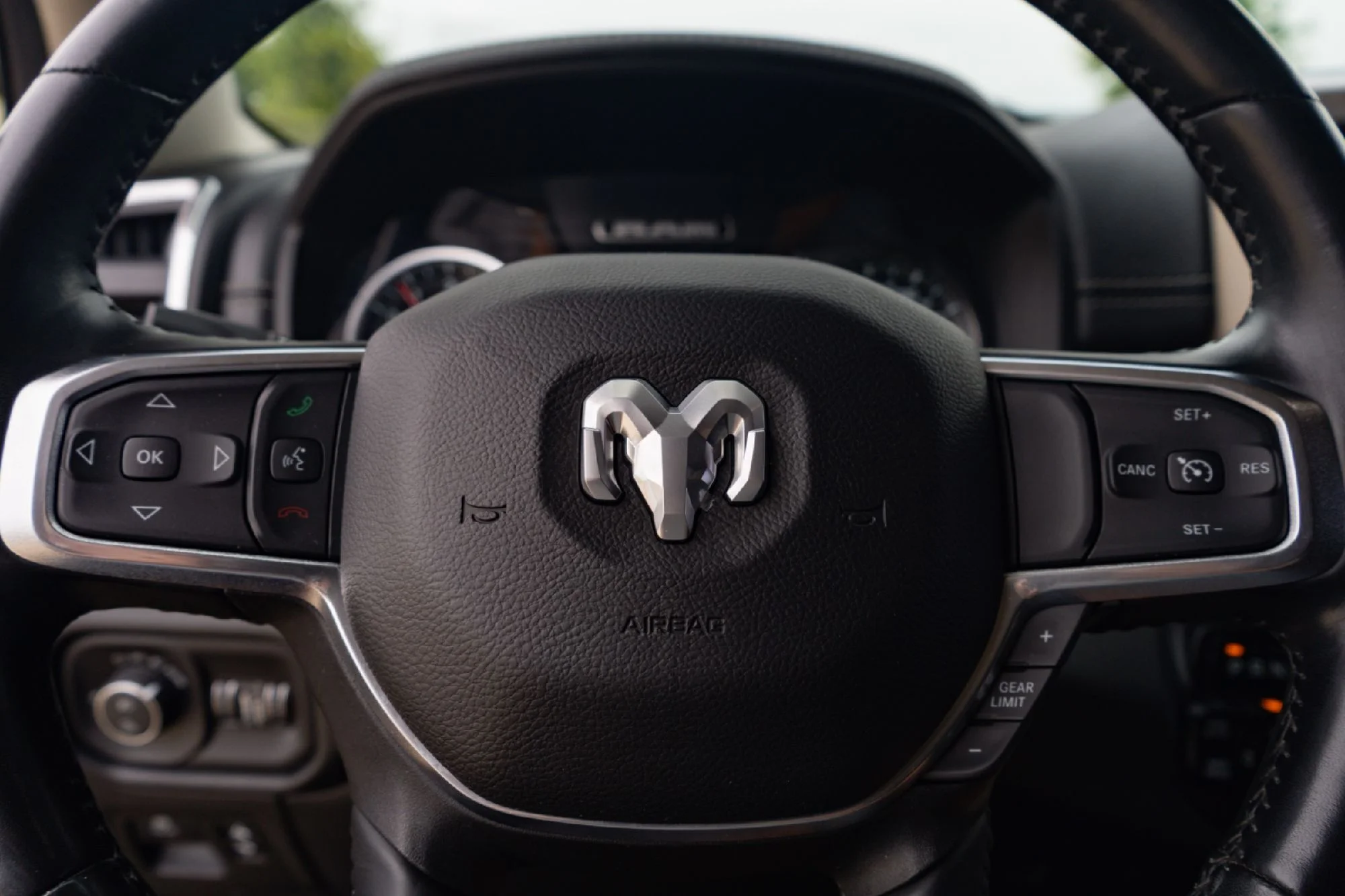 Used 2022 Silver Ram Laramie image 11