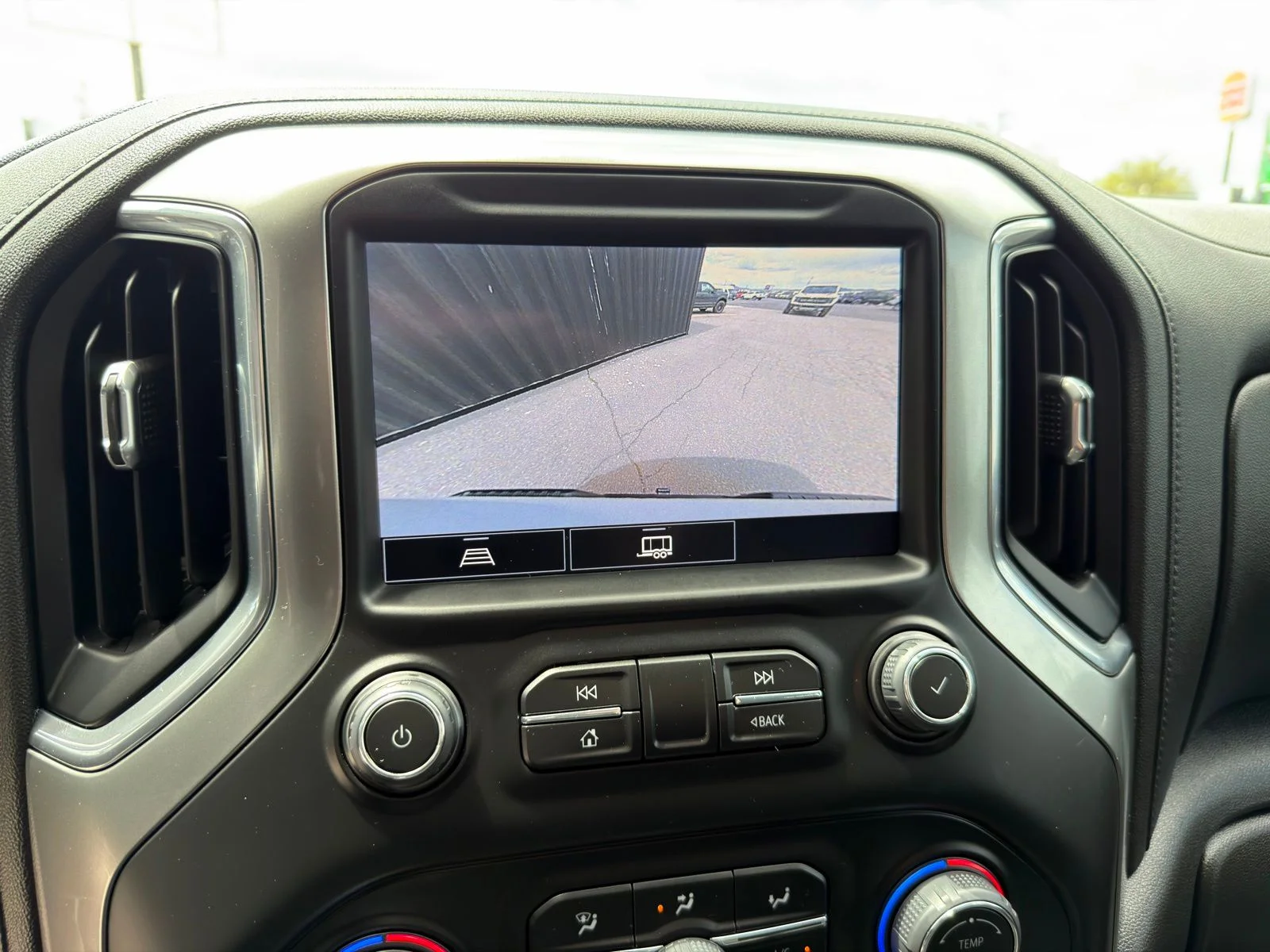 Used 2022 White Chevrolet LT image 26