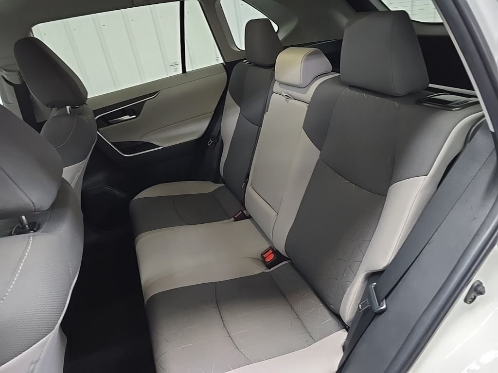 Used 2023 White Toyota XLE image 31