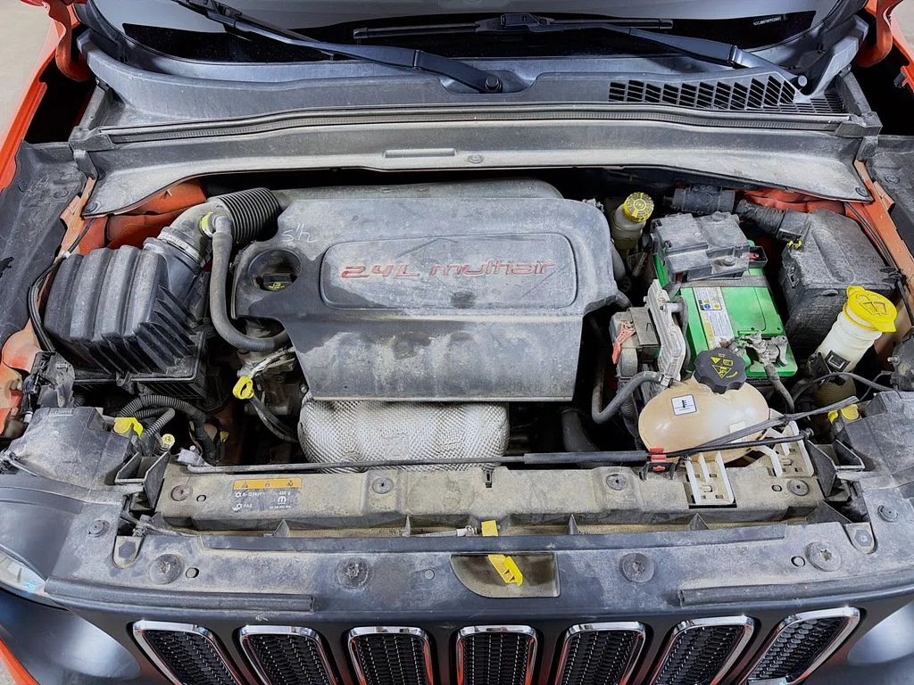 Used 2015 Orange Jeep Latitude image 25