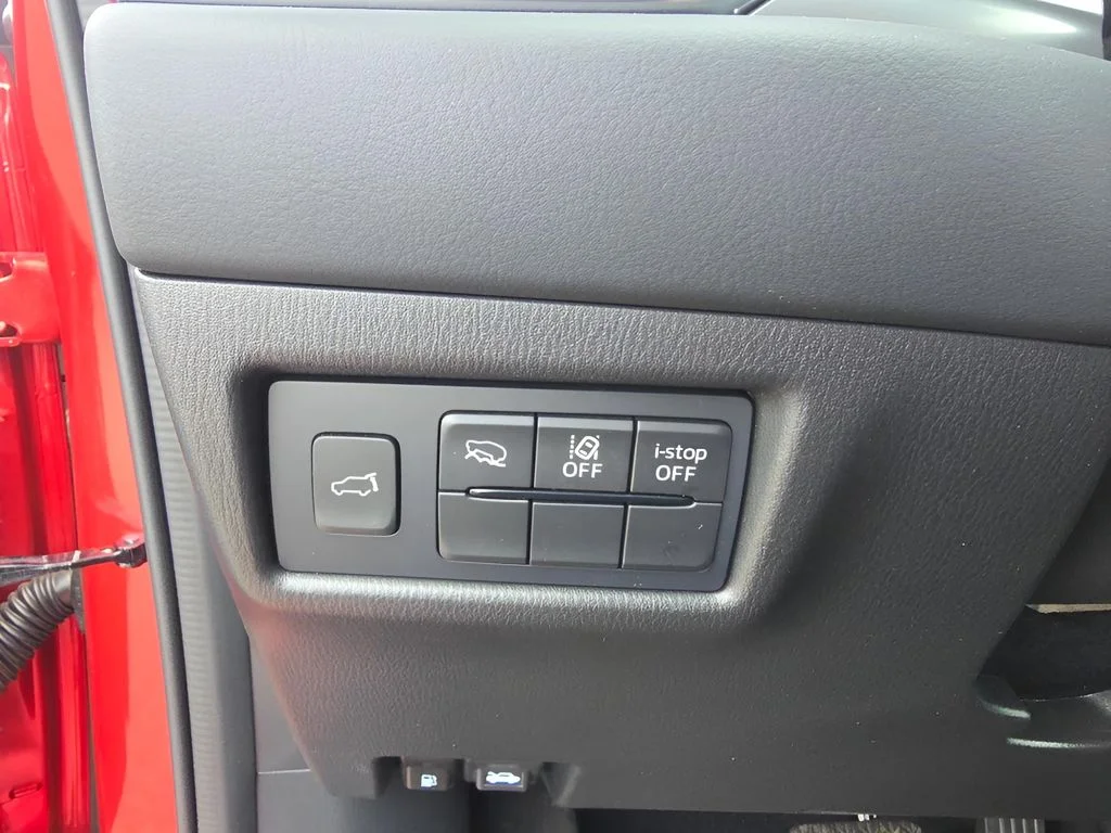 Used 2025 Soul Red Crystal Metallic Mazda 2.5 S Carbon Edition image 22