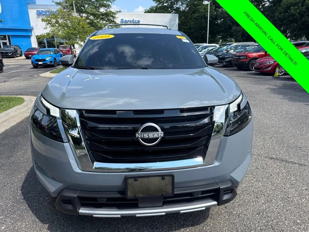 Used 2025 Boulder Gray Nissan Platinum image 35