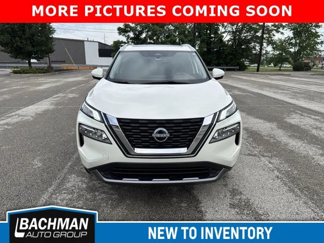 Used 2023 Pearl White Tricoat Nissan SL image 3
