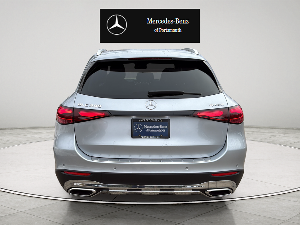 Used 2026 Silver Mercedes-Benz GLC 300 image 4