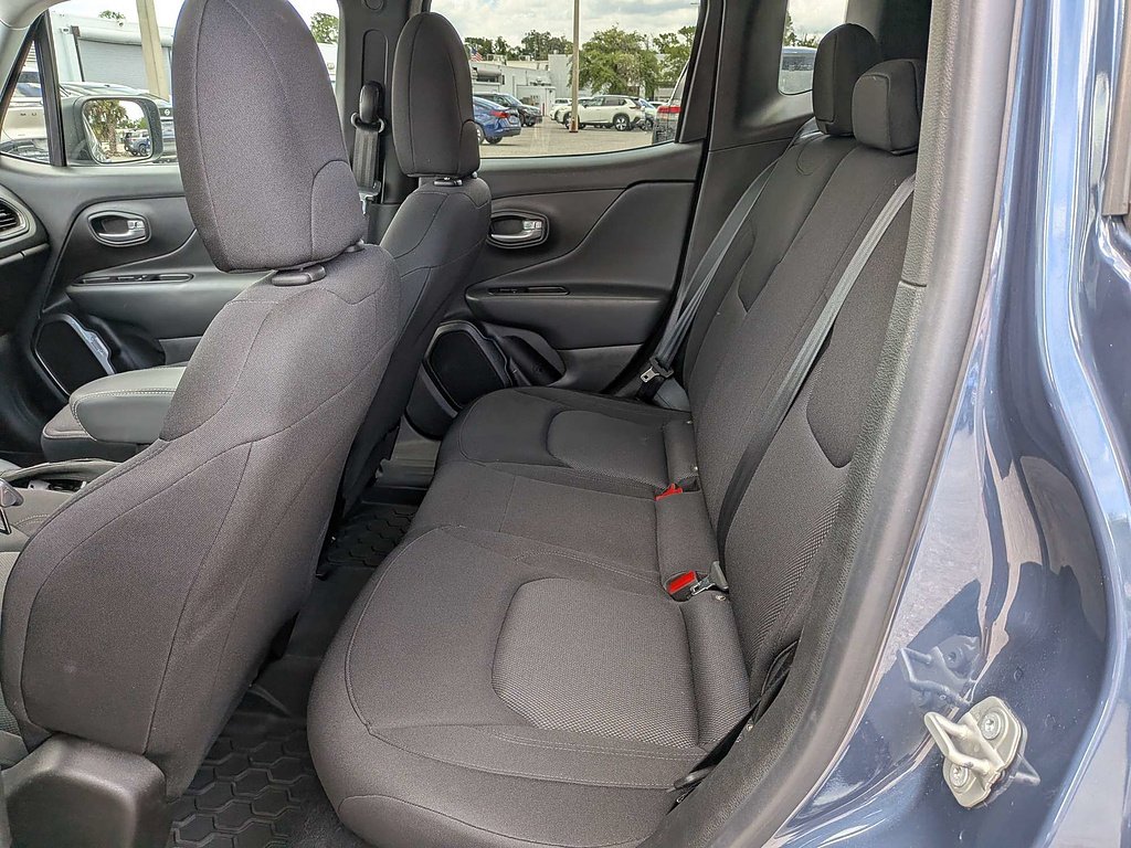 2023 Jeep Renegade Latitude - Photo 13