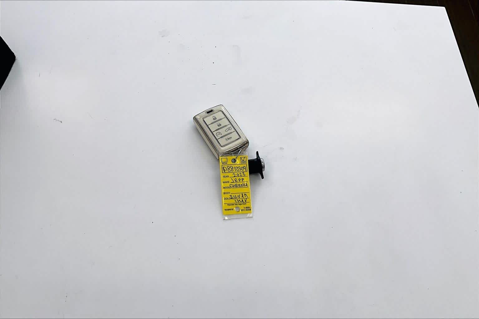 Used 2023 Silver Zynith Jeep Laredo image 14