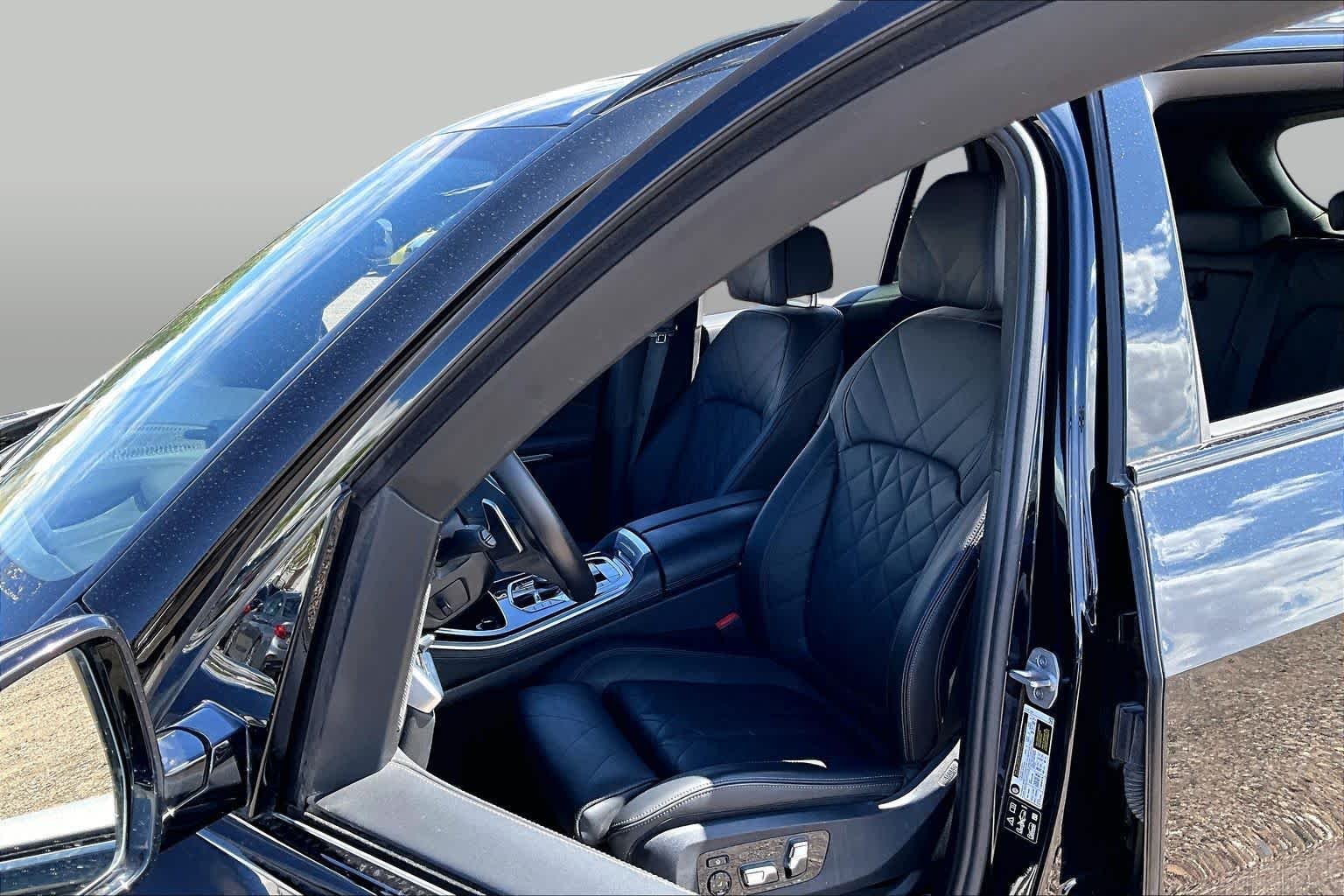Used 2024 Black Sapphire Metallic BMW xDrive40i image 6