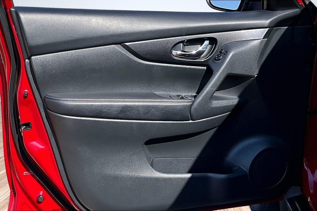 Used 2017 Red Nissan SV image 16