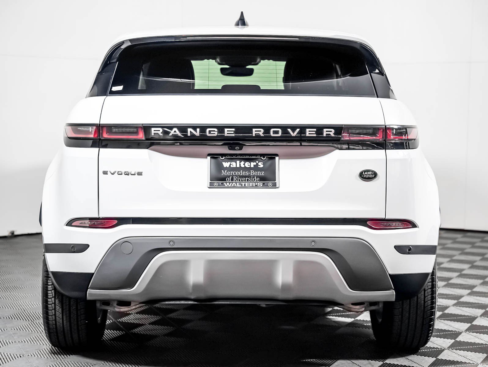 Used 2022 Fuji White Land Rover S AWD image 10