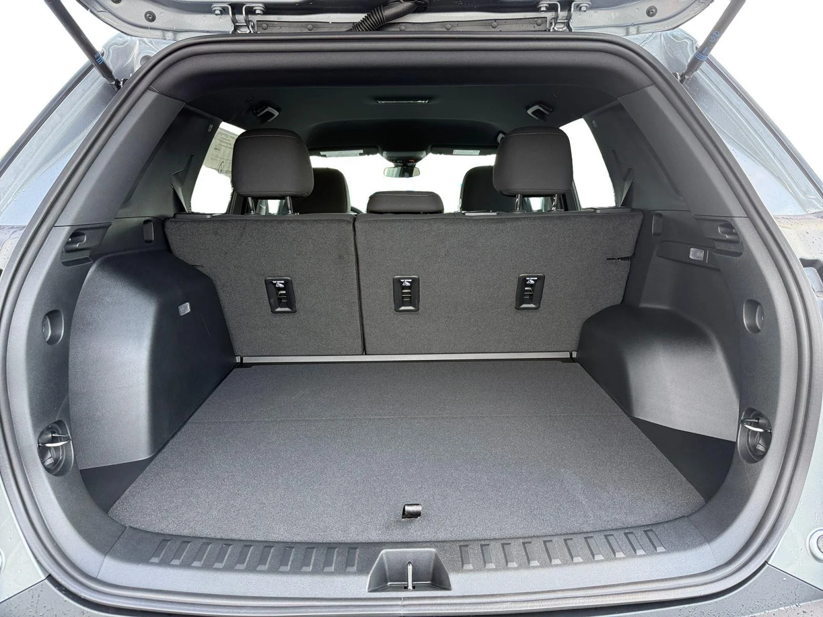 2027 Chevrolet Equinox LT - Photo 21