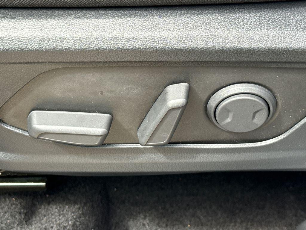 New 2026 Silver Hyundai SEL AWD image 21