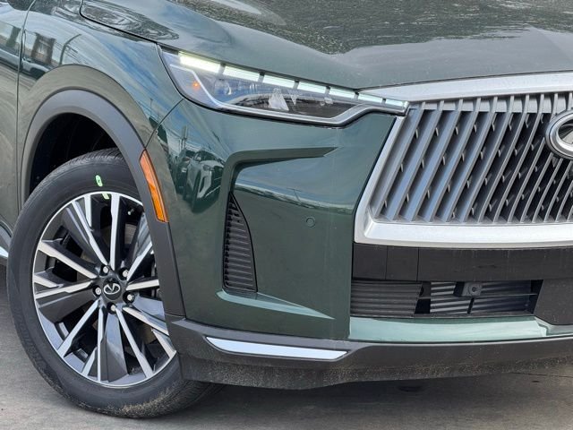 New 2026 DEEP EMERALD INFINITI Luxe FWD image 10