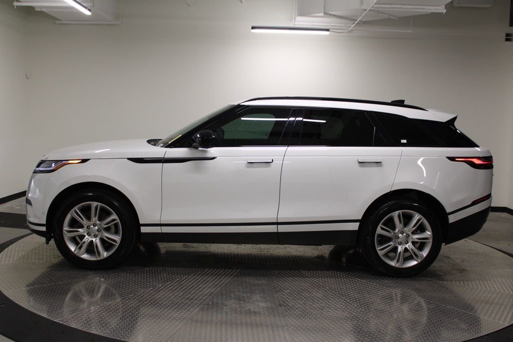 Used 2025 White Land Rover S image 2
