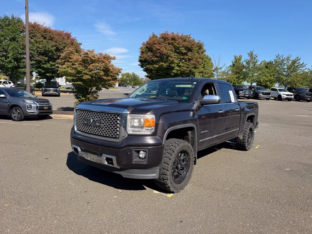 Used 2015 Silver GMC Denali image 3