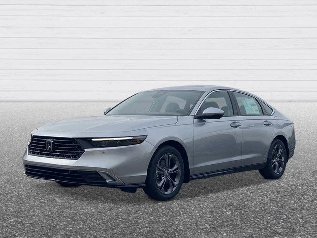 New 2026 Silver Honda EX-L image 2