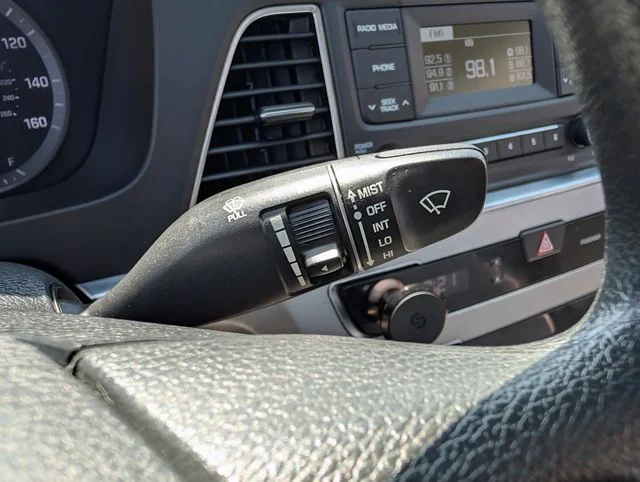 Used 2017 Silver Hyundai Base image 32