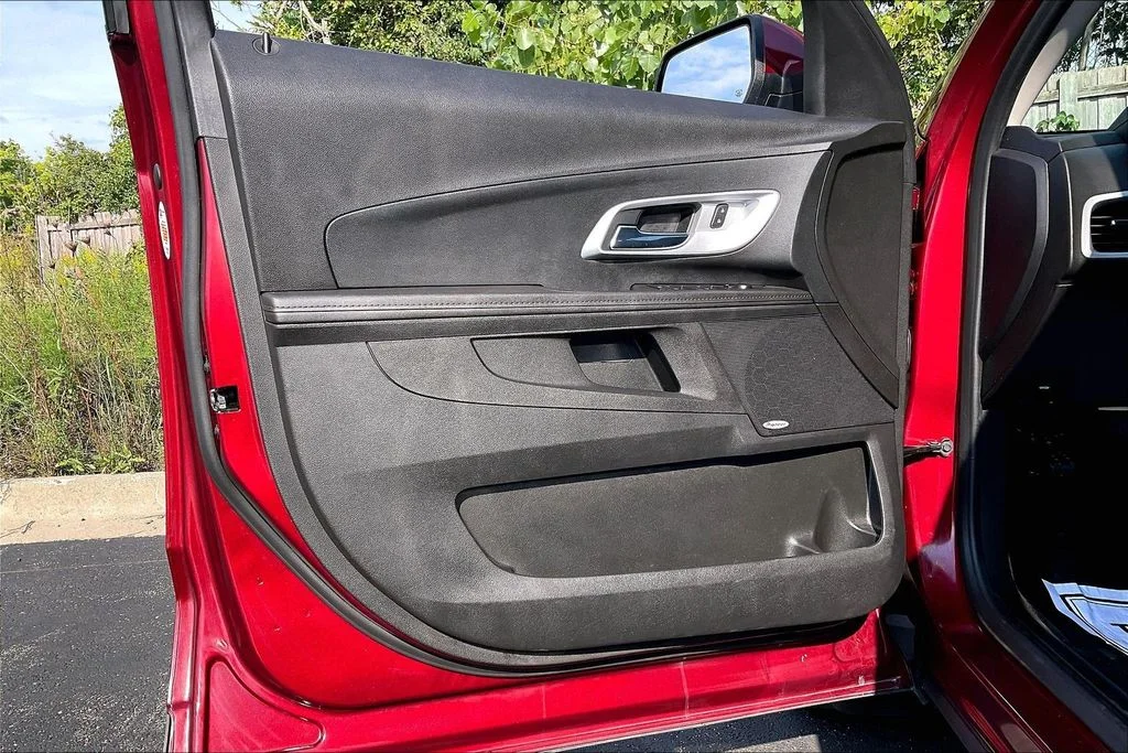 Used 2017 Red Chevrolet LT image 23
