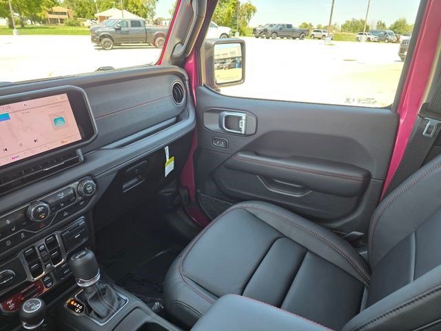 New 2026 Tuscadero Pearlcoat Jeep Rubicon image 38