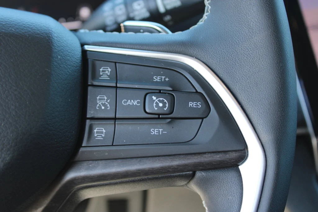 Used 2023 Black Jeep Limited image 27