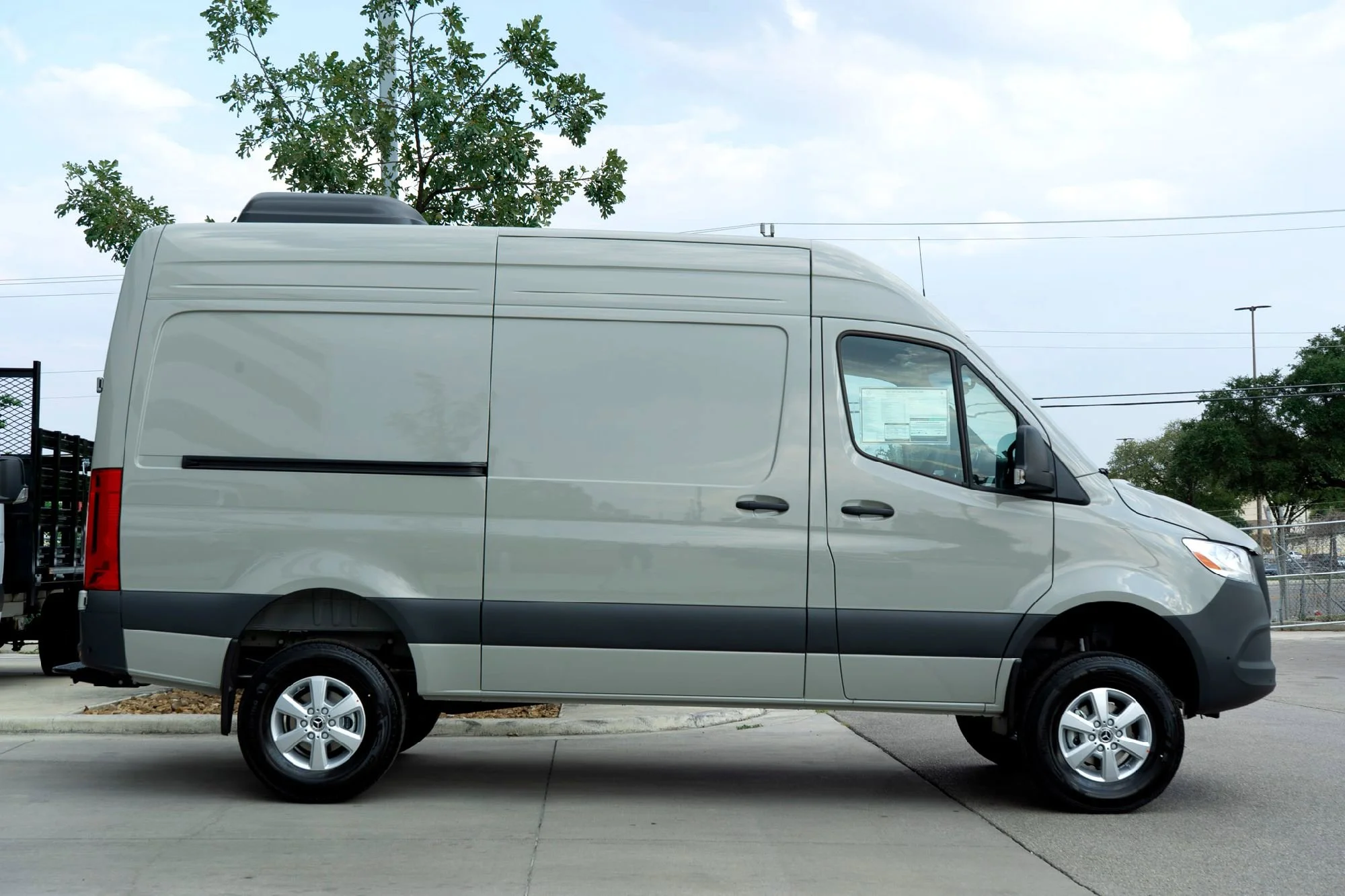 New 2025  Mercedes-Benz Cargo 144 WB image 5