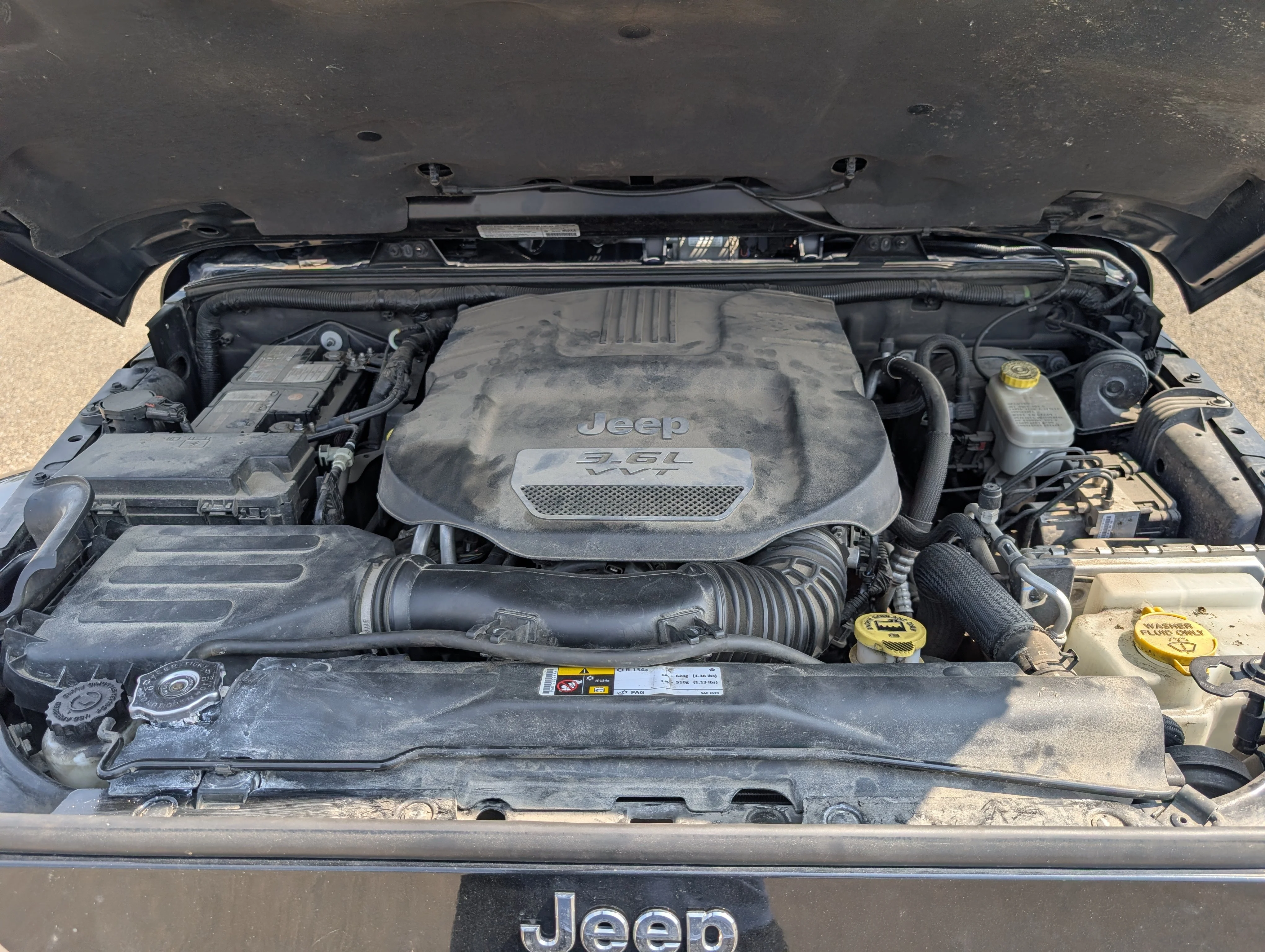 Used 2013 Black Jeep Sahara image 30