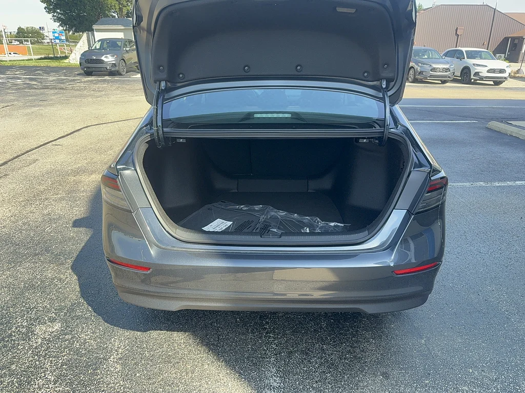 New 2026 Meteorite Gray Metallic Honda SE image 17