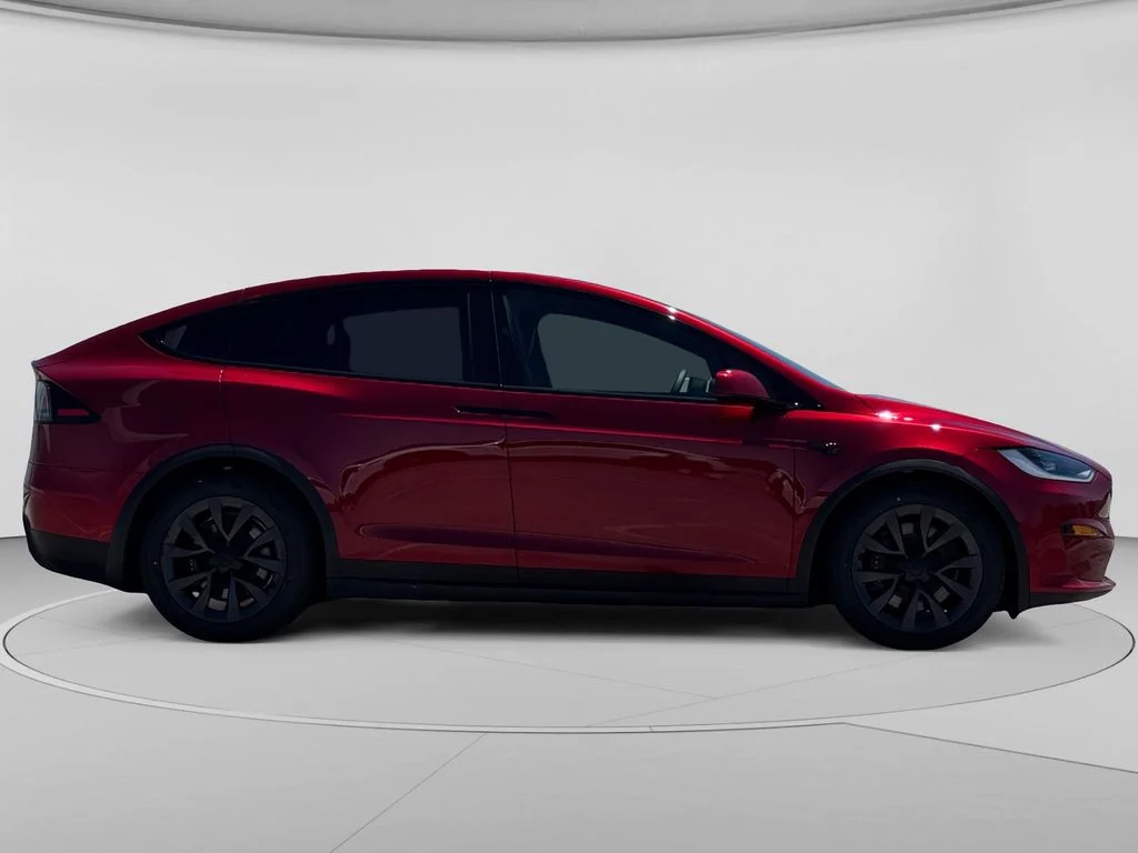 Used 2023  Tesla Base image 6