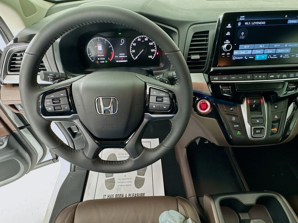 New 2026 Platinum White Pearl Honda Touring image 16