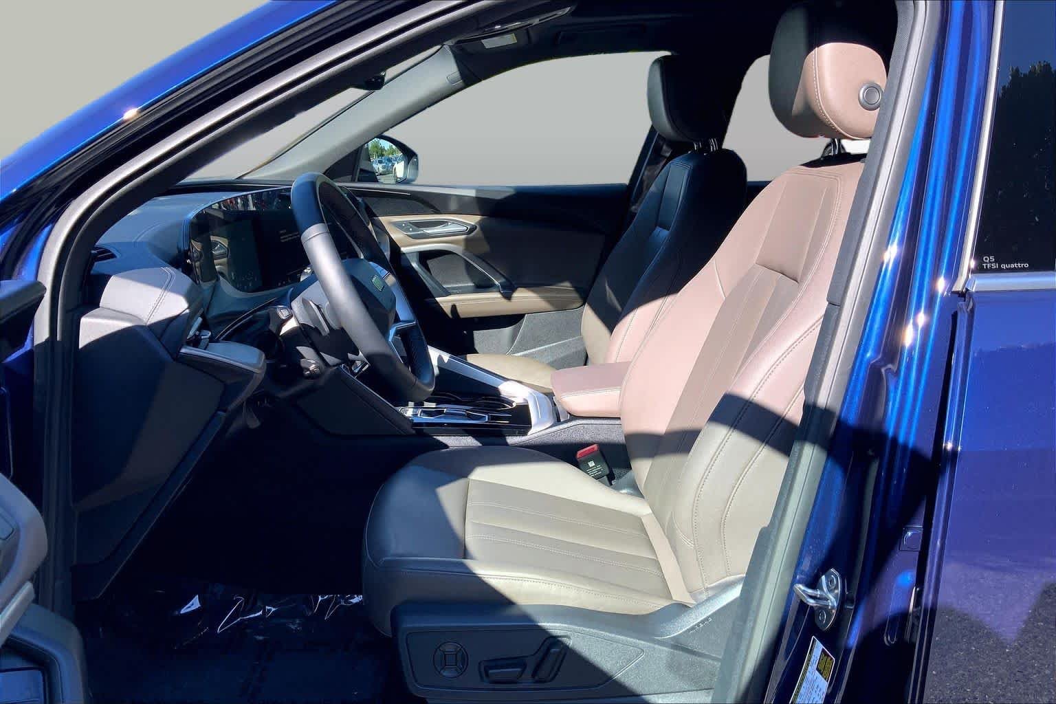 Used 2025 Navarra Blue Metallic Audi Premium image 8